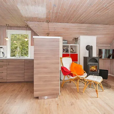 6 Person Holiday In